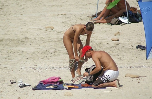 Cunts on Beach - Lesbian Peeing Beach; Amateur Beach 