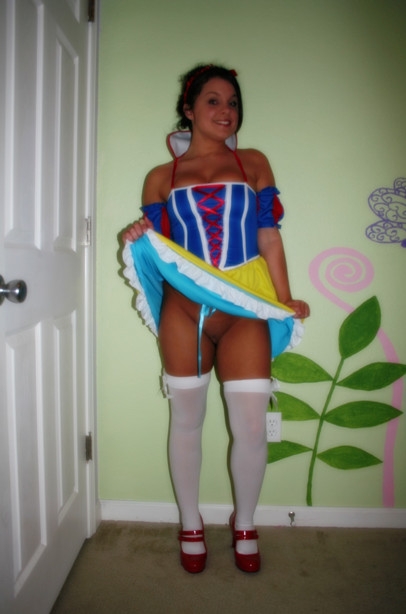 Snow White; Amateur Babe Striptease Teen Uniform 