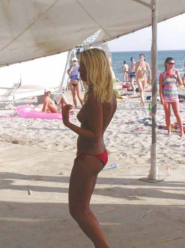 Pussy on Beach - Blonde Sex Beach; Amateur Beach 