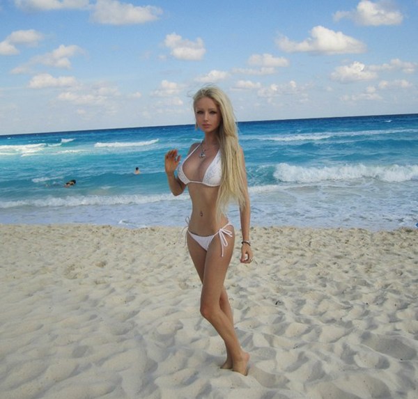 Valeria Lukyanova; Amateur SFW 