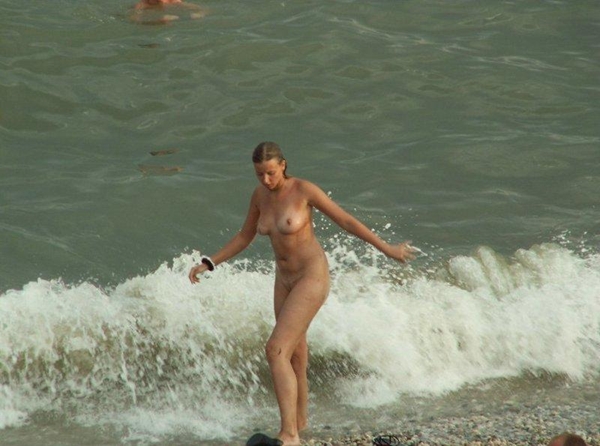 Nude and Beach - Sexy Girl On Beach; Amateur Beach 