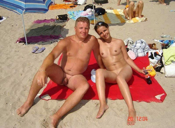 Nude and Beach - Sexy Beach Butts; Amateur Beach 