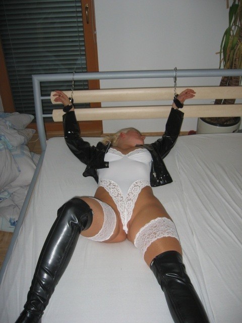 Amateur handcuffed in bed; Amateur Bdsm 