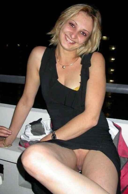 Sitting Upskirt Upskirt Panty Photos; Amateur Public 