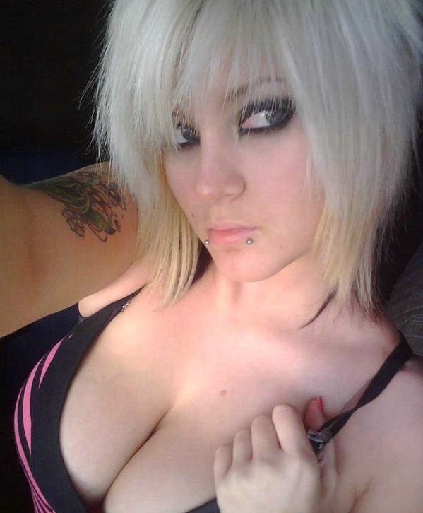 599px x 726px - Sexy blonde emo GF Â» Amateur In Action
