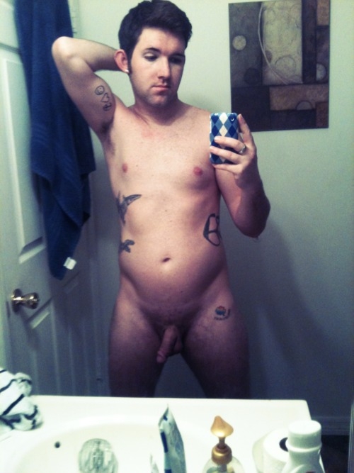 naked cell phone pic; Amateur Men 