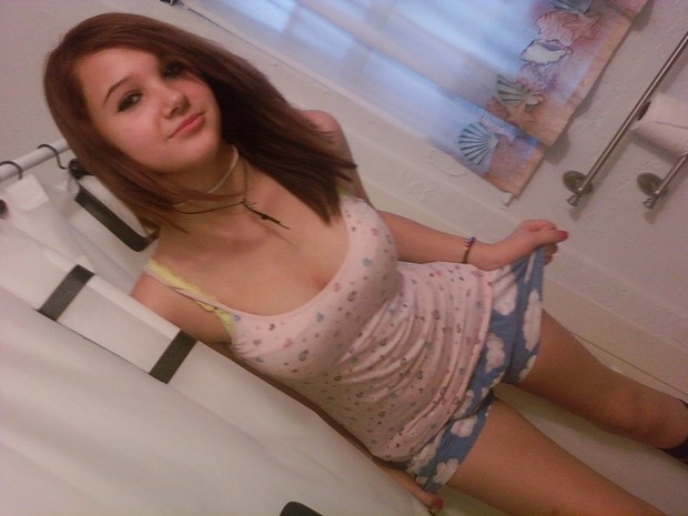 ...; Amateur Brunette Cleavage Non Nude Teen 